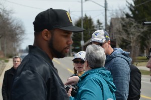 Golden Tate visits students at New Dundee Public School after they complete NFL's Play 60 pilot